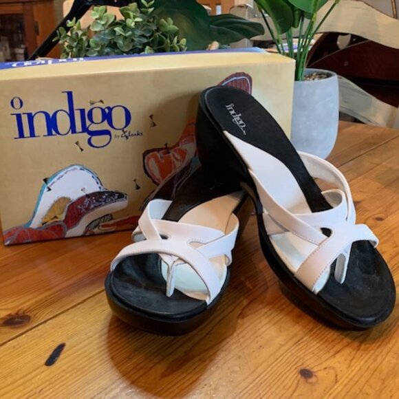Indigo by Clarks size 8 1/2M in "white lea" colourway - Picture 1 of 13